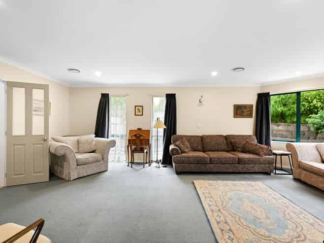 74 Ayrshire Drive, Grandview Heights