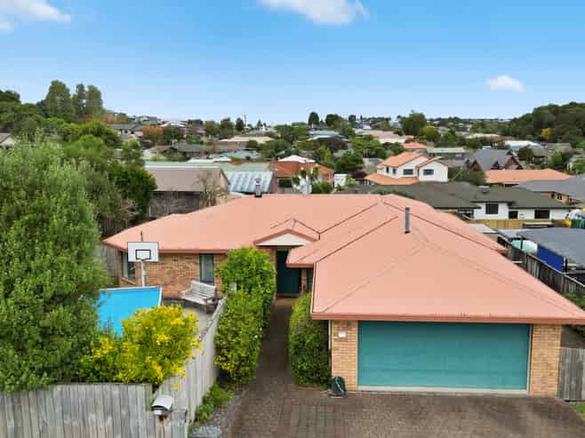 74 Ayrshire Drive, Grandview Heights