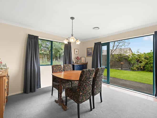 74 Ayrshire Drive, Grandview Heights