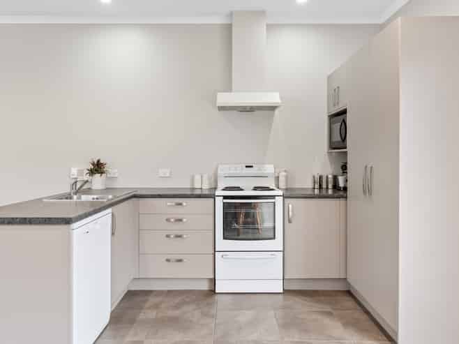 6 West Avenue, Saint Clair