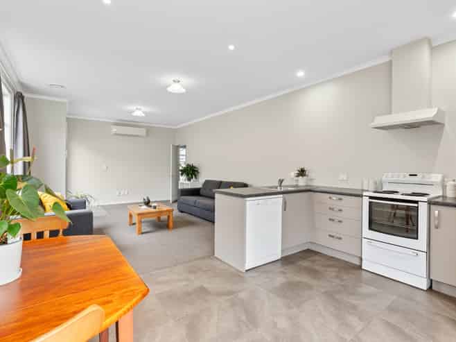 6 West Avenue, Saint Clair