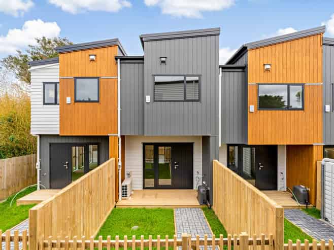3/300 Great North Road, Henderson
