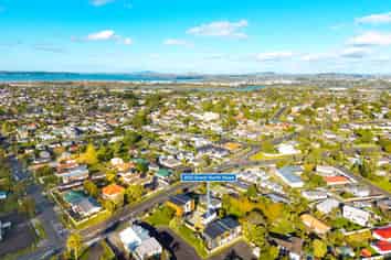 6/300 Great North Road, Henderson