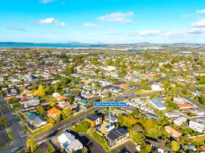 5/300 Great North Road, Henderson