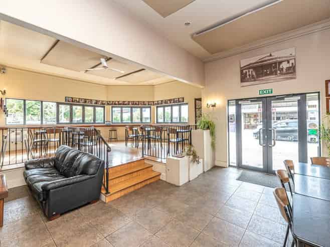 Long‑standing local favourite in the heart of city