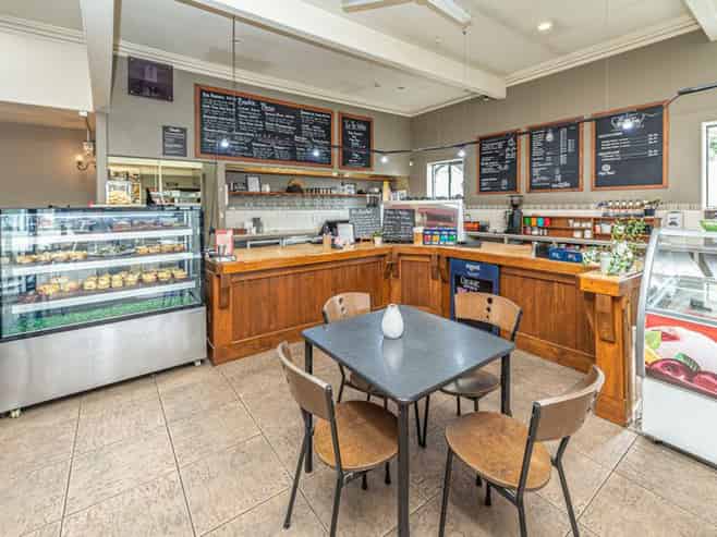 Long‑standing local favourite in the heart of city