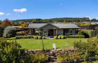 28 Greenbelt Place, Wanaka