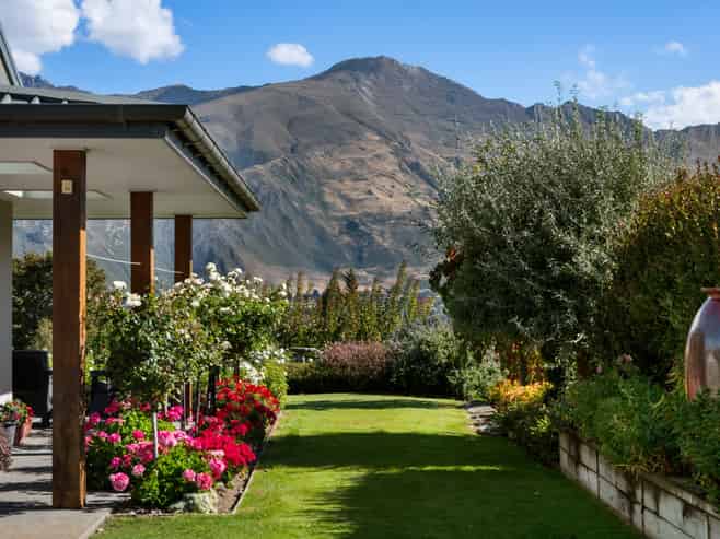 28 Greenbelt Place, Wanaka