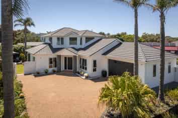 53 Papaunahi Road, Bowentown, Waihi Beach