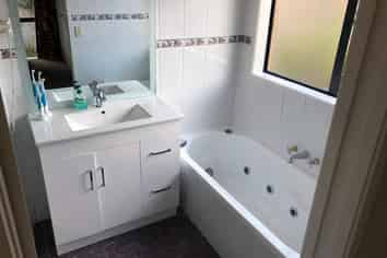 44 Bass Road, Albany