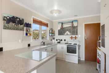 8 Omata Road, Westown