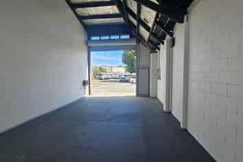 Tidy & Well-Configured Industrial Unit