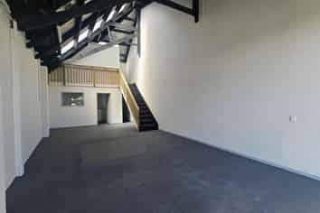 Tidy & Well-Configured Industrial Unit