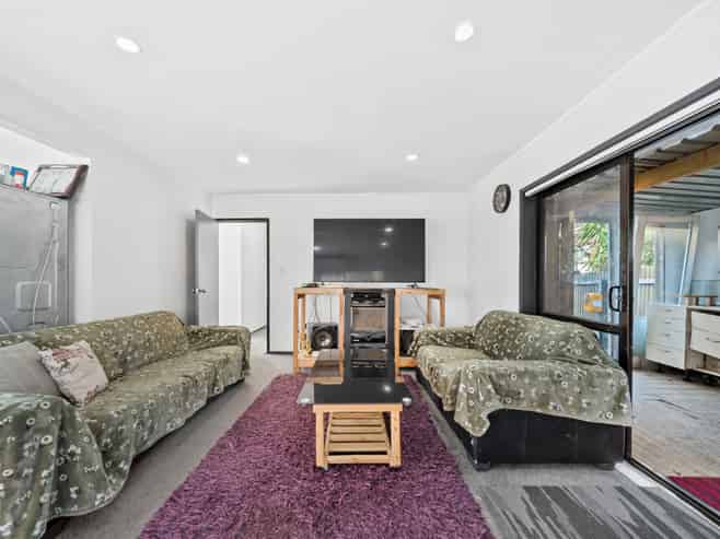 1/18 Frobisher Way, Manurewa