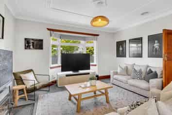 215 Riverslea Road South, Akina