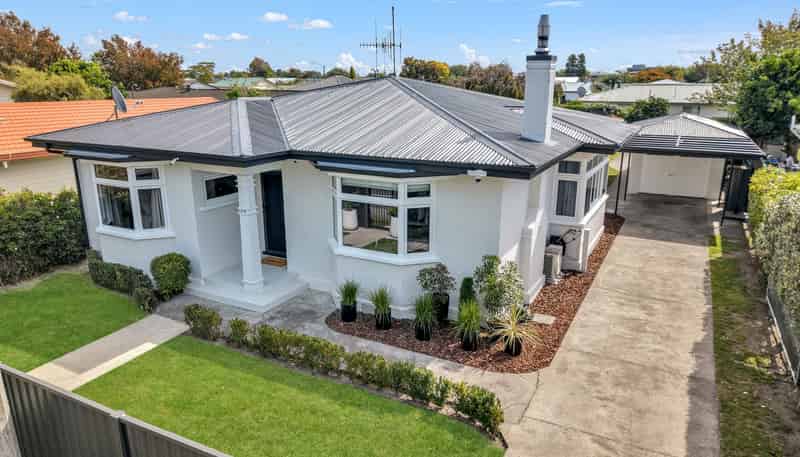 215 Riverslea Road South, Akina