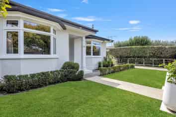 215 Riverslea Road South, Akina