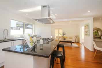 1/17 Onepoto Road, Takapuna