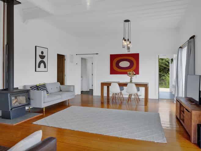 602 Pembroke Road West, STRATFORD