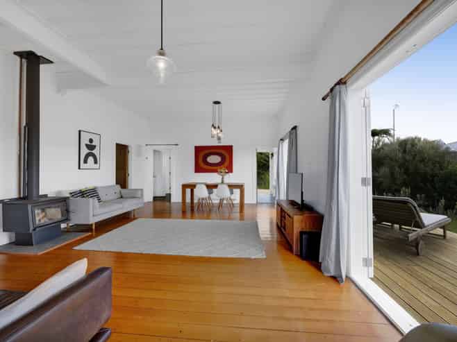 602 Pembroke Road West, STRATFORD