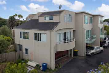 4/70 Raleigh Road, Northcote