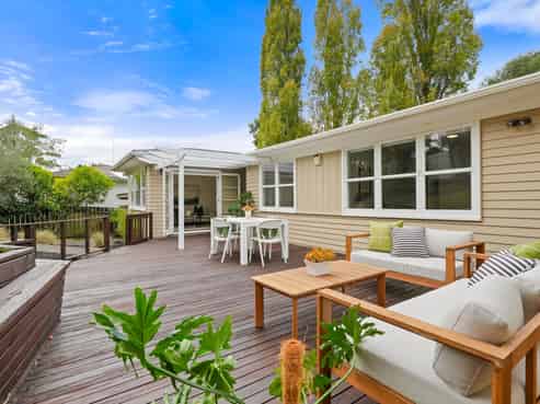 7 Mcphail Street, Birkdale