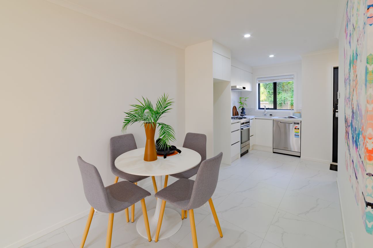 Brand new, Freehold, Exceptional Value - Bild 2