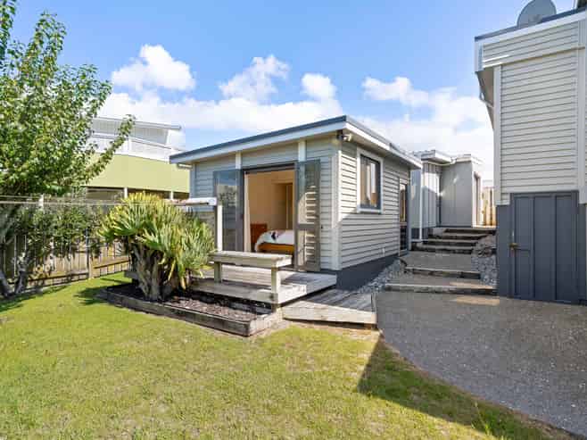 221B Hetherington Road, Whangamata