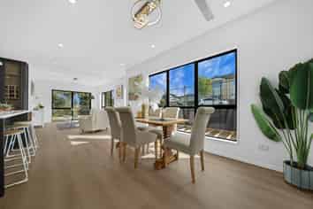 2 Hughs Way, Flat Bush