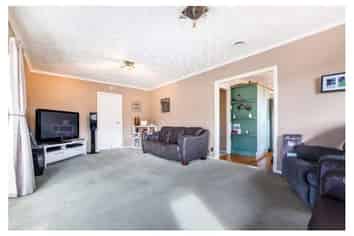 15 Colwill Road, Massey