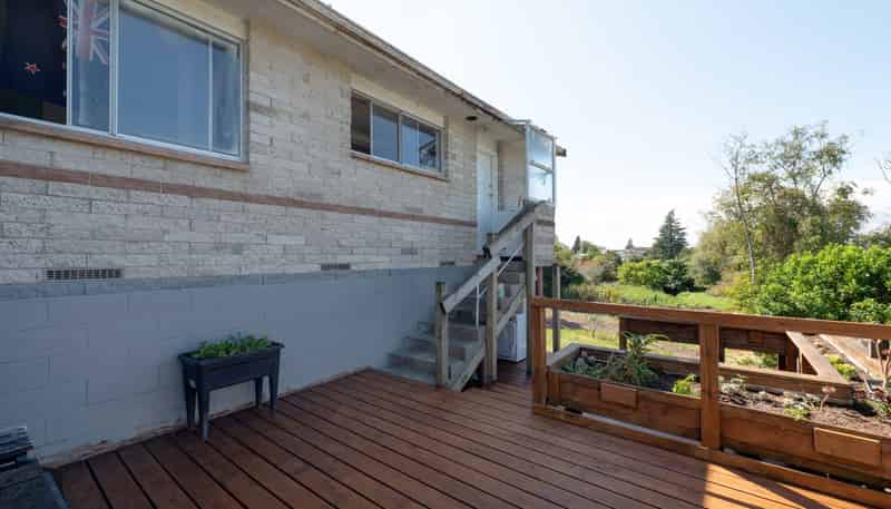54A Mount View Drive, Mangakakahi