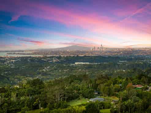 858 West Coast Road, Waiatarua