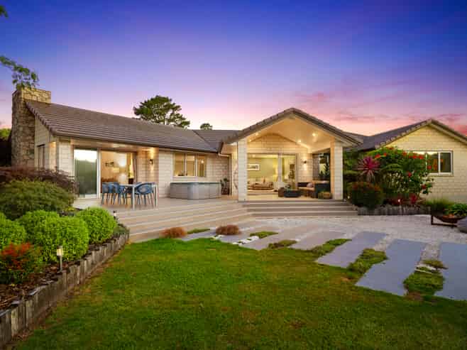 21 Carter Road, Oratia