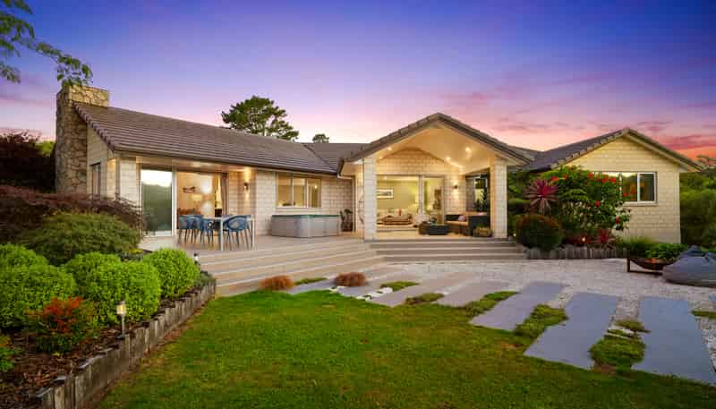 21 Carter Road, Oratia