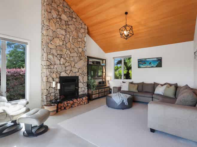 21 Carter Road, Oratia