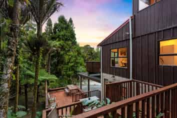 54 Wood Bay Road, Titirangi