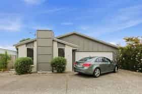 2/18 The Glade, Papamoa