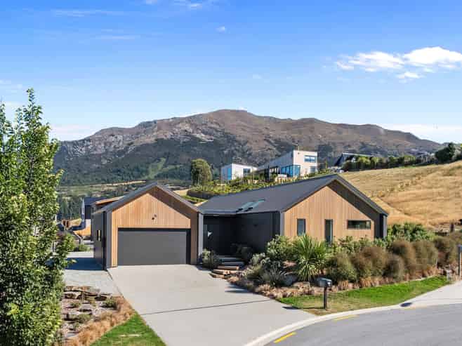 13 Magpie Place, Lake Hawea