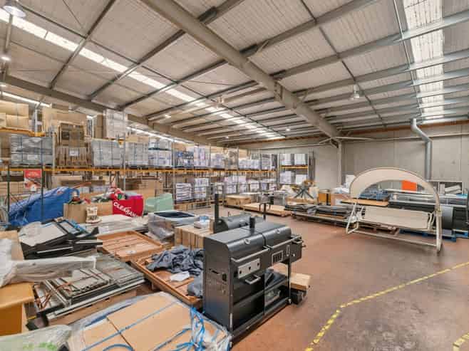 Large-scale Tauranga warehouse and office