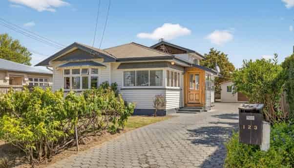 123 Francis Avenue, Saint Albans