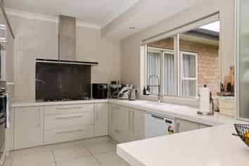 17 Tihi Street, Stonefields