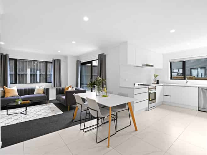 2/4 Oku Close, Hillcrest