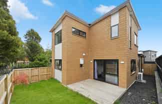 2/4 Oku Close, Hillcrest