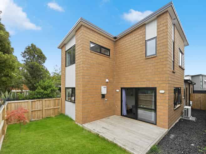 2/4 Oku Close, Hillcrest