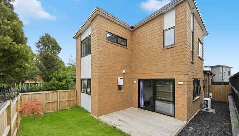 2/4 Oku Close, Hillcrest