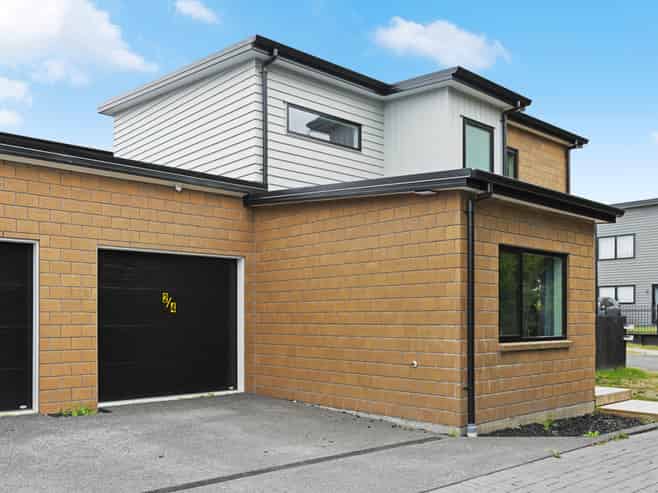 2/4 Oku Close, Hillcrest