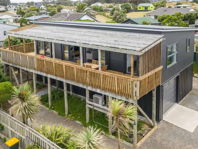 6 Arataki Grove, Waitarere Beach