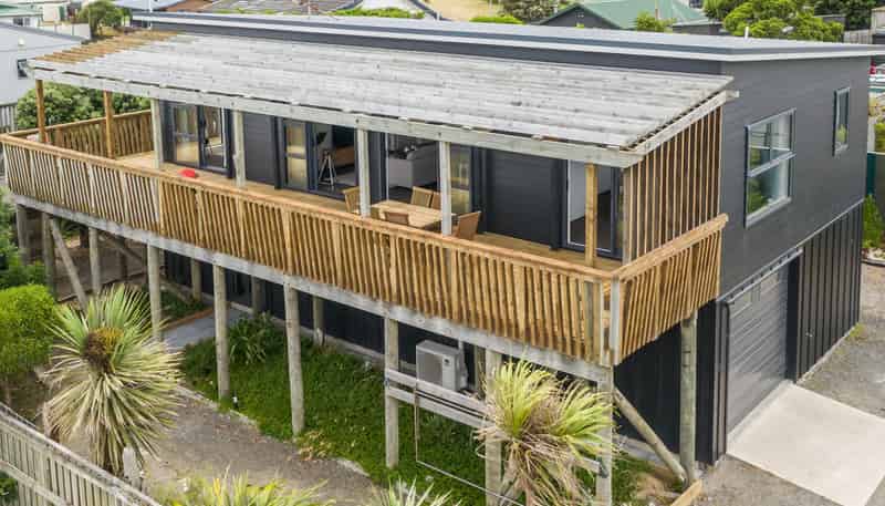 6 Arataki Grove, Waitarere Beach