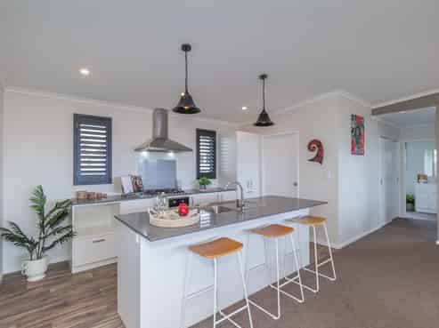 6 Arataki Grove, Waitarere Beach