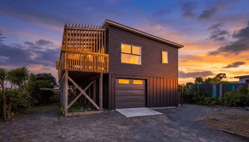 6 Arataki Grove, Waitarere Beach